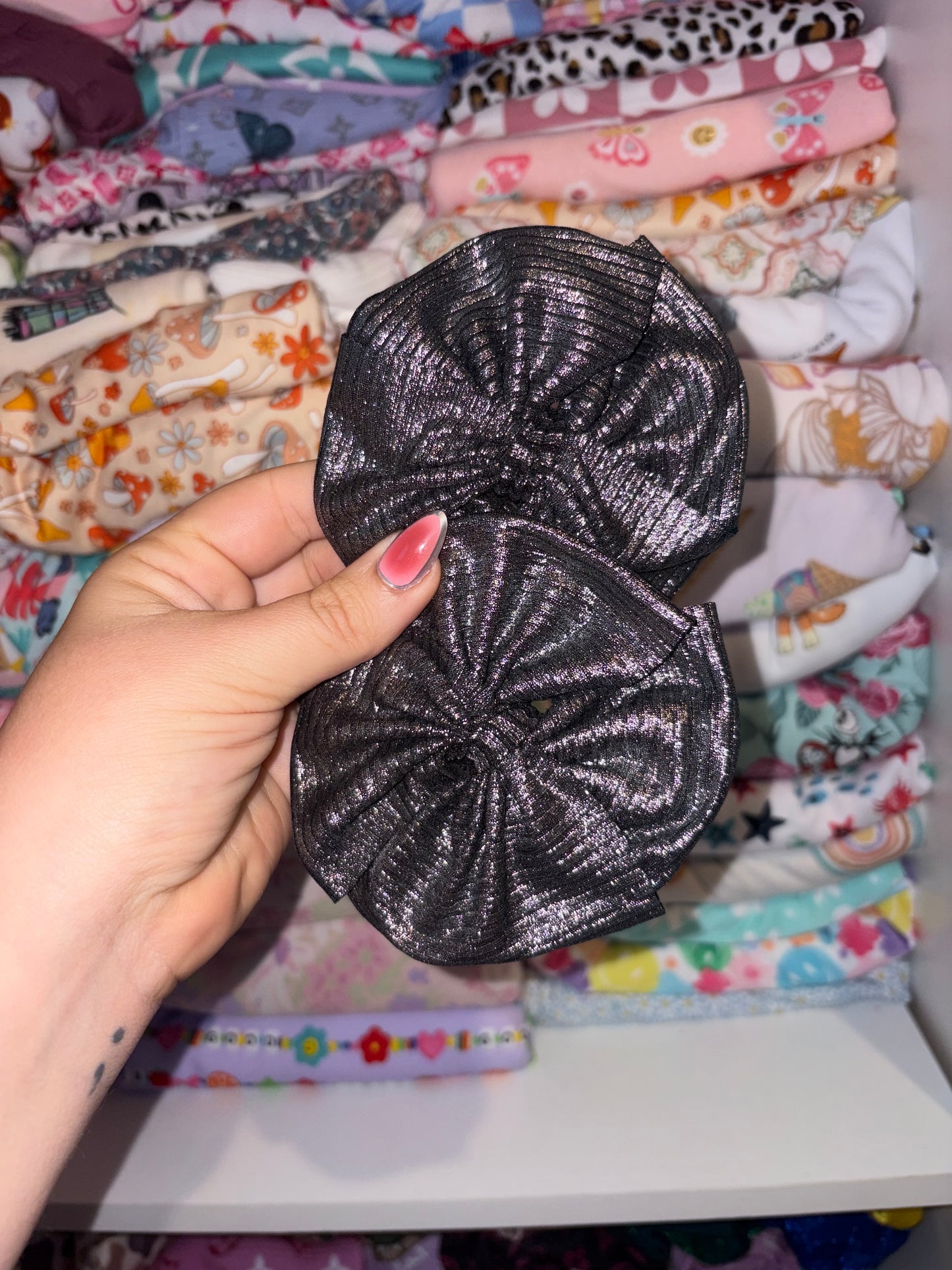 Black sparkly rib messy piggies