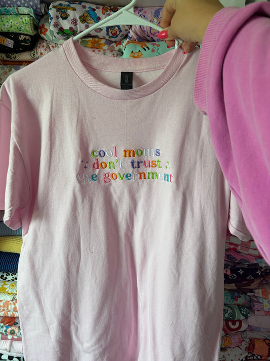 RTS cool moms embroidered T shirt
