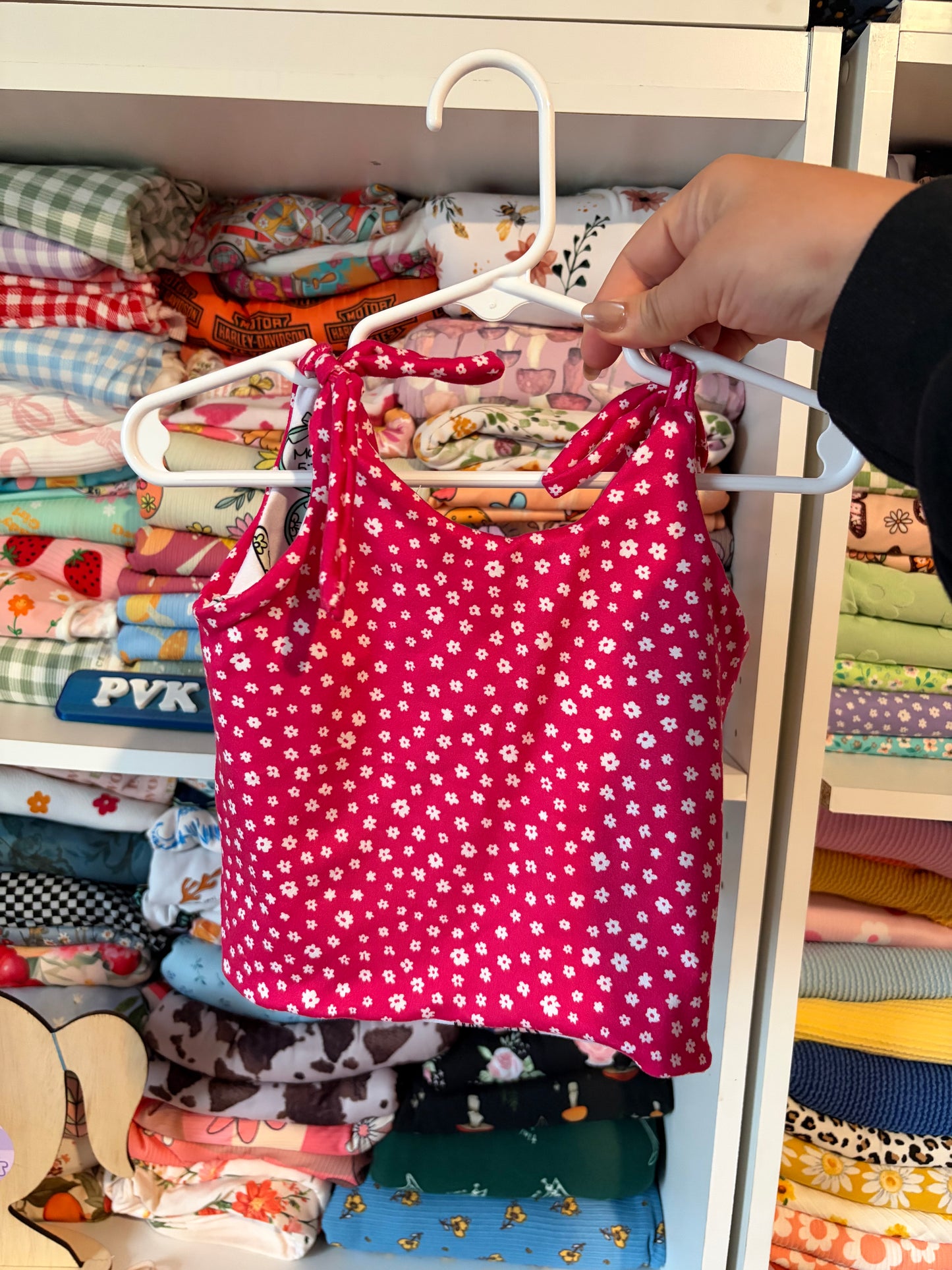 Shoulder tie top