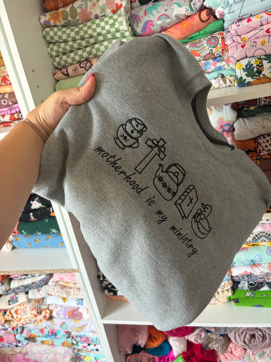 RTS xl motherhood is my ministry Gildan sweatshirt
