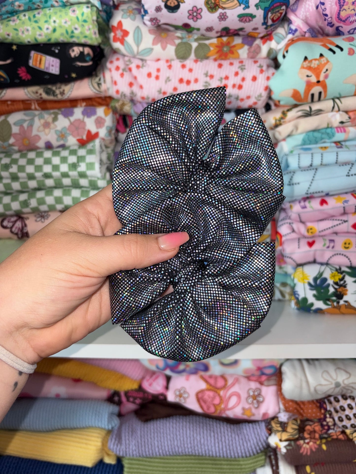 Disco dots black messy piggies