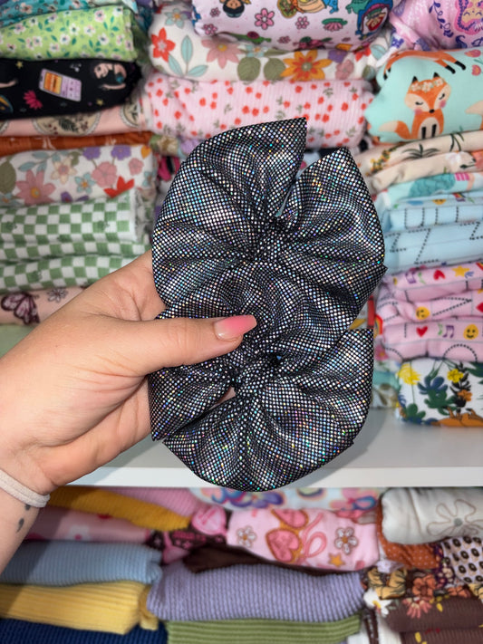 Disco dots black messy piggies